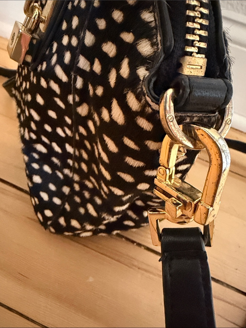 Tory Burch Black and Cream Spotted Satchel with Gold Hardware - Picture 4 of 10
